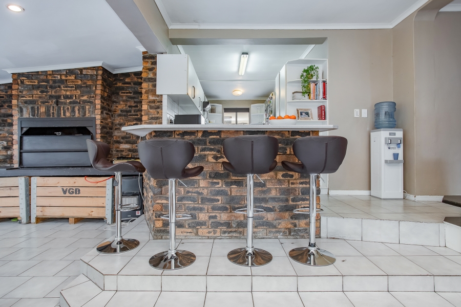 4 Bedroom Property for Sale in Paarl North Western Cape